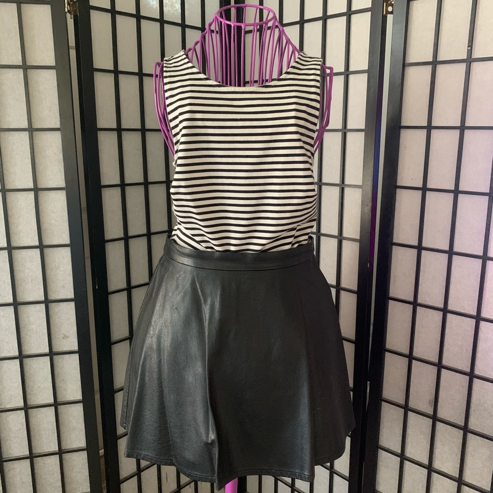💫4/$20 ROXY cross back crop top, size M